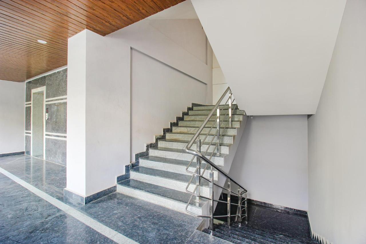Fabhotel Ssr Fern Suites - 100M From Gsm Mall Madeenaguda Lingampalli Luaran gambar