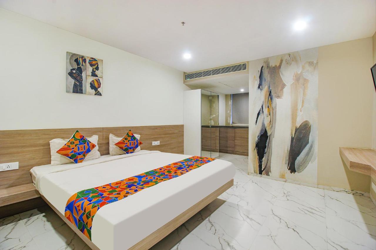 Fabhotel Ssr Fern Suites - 100M From Gsm Mall Madeenaguda Lingampalli Luaran gambar