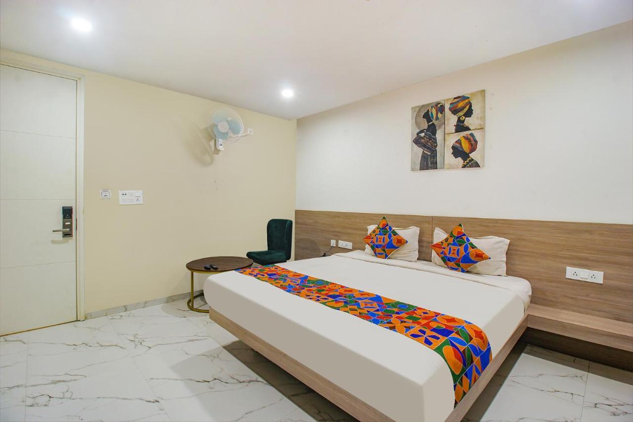 Fabhotel Ssr Fern Suites - 100M From Gsm Mall Madeenaguda Lingampalli Luaran gambar