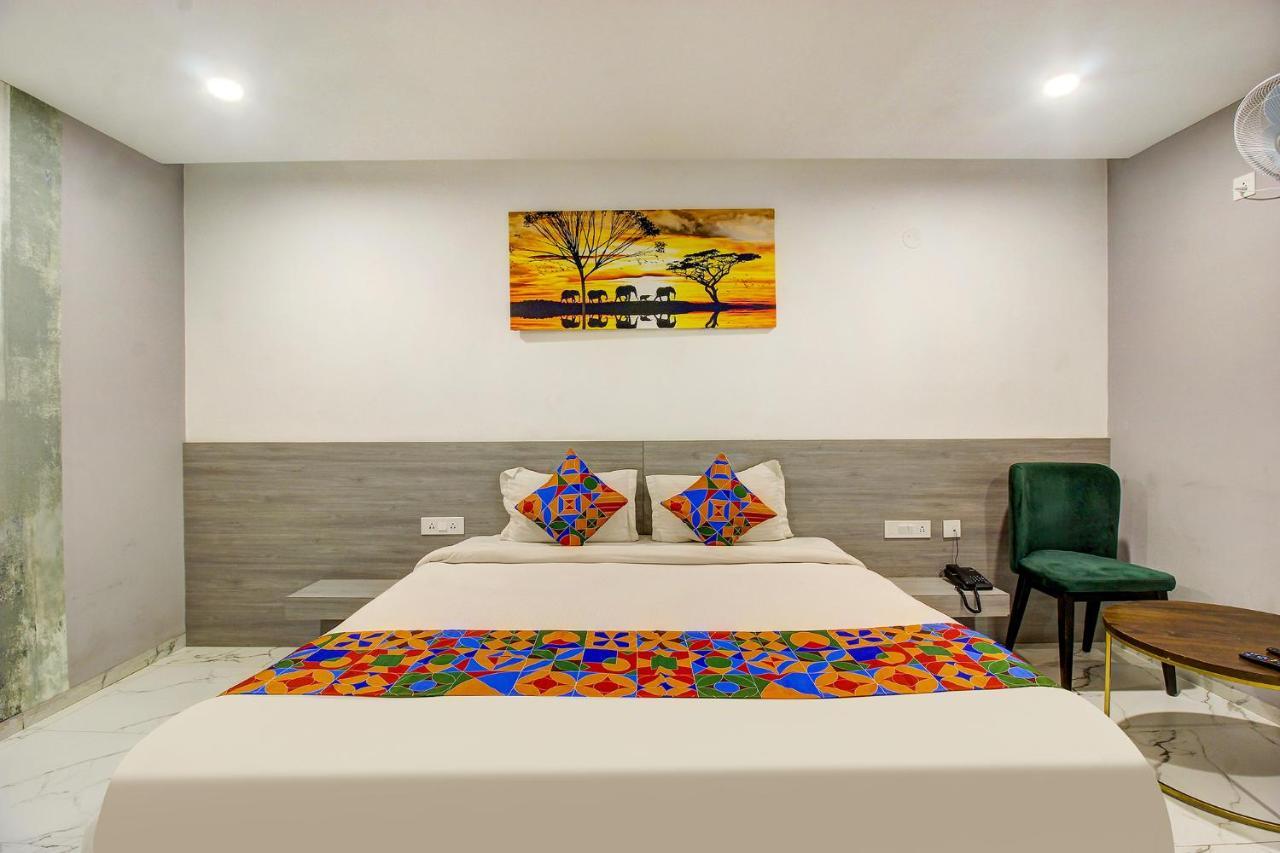 Fabhotel Ssr Fern Suites - 100M From Gsm Mall Madeenaguda Lingampalli Luaran gambar
