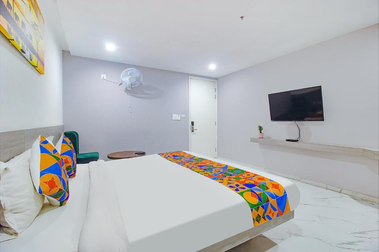 Fabhotel Ssr Fern Suites - 100M From Gsm Mall Madeenaguda Lingampalli Luaran gambar