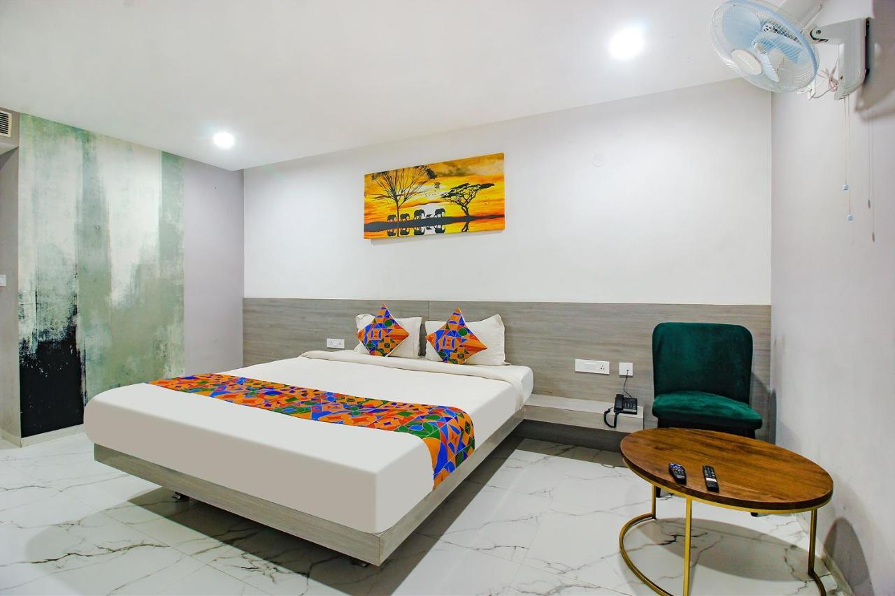 Fabhotel Ssr Fern Suites - 100M From Gsm Mall Madeenaguda Lingampalli Luaran gambar
