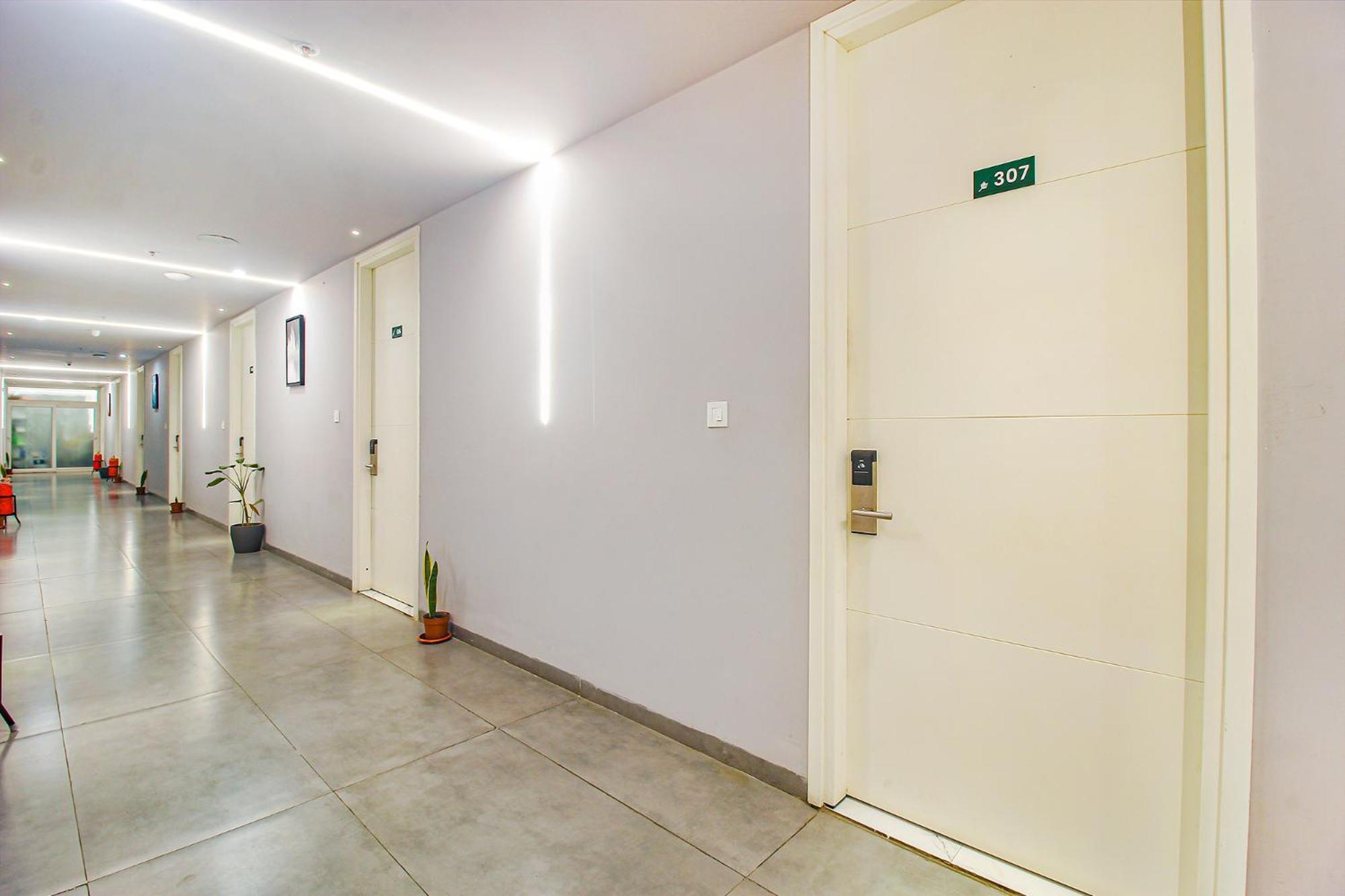 Fabhotel Ssr Fern Suites - 100M From Gsm Mall Madeenaguda Lingampalli Luaran gambar