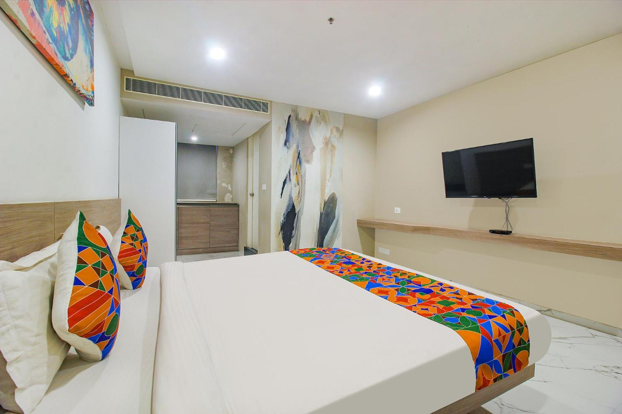 Fabhotel Ssr Fern Suites - 100M From Gsm Mall Madeenaguda Lingampalli Luaran gambar